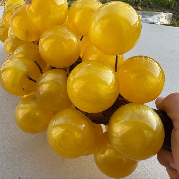 Vintage Grapes Yellow Gold Large Beads Wood Folk Art Funky MCM Grandma Cottage - Picture 4 of 9